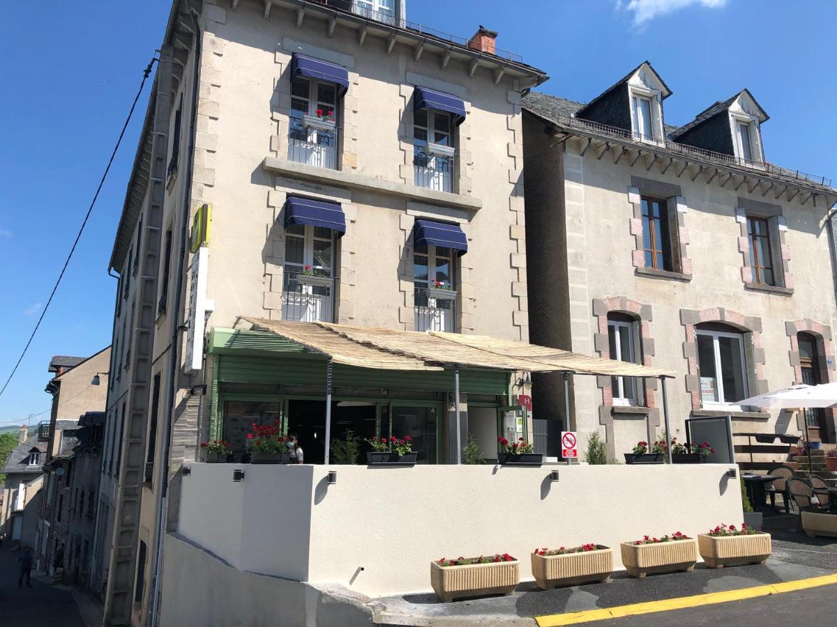Logis Le Relais Des Remparts 2*