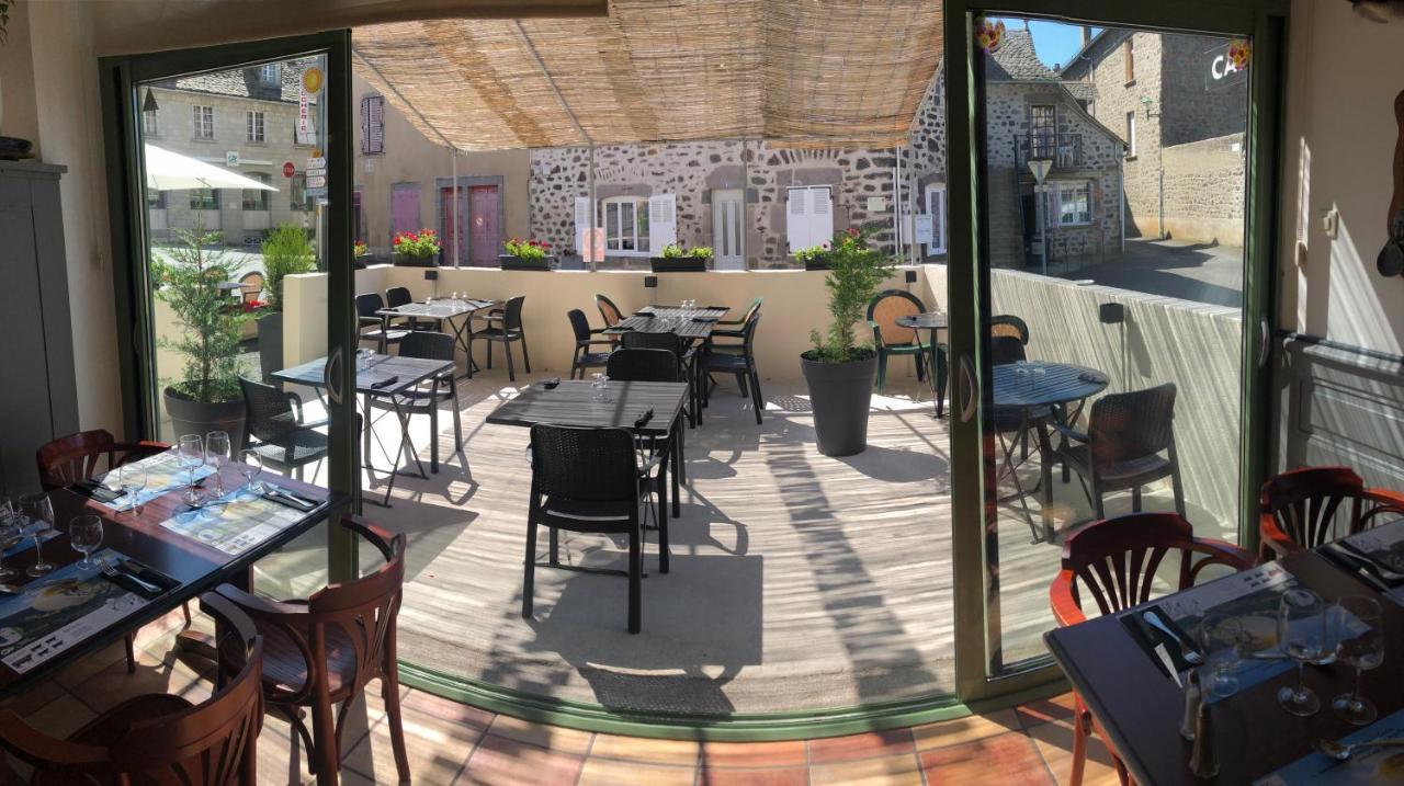 Hotel Logis Le Relais Des Remparts 2*