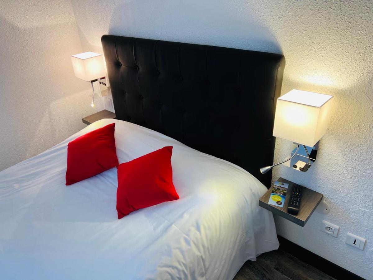 Logis Le Relais Des Remparts Hotel 2*