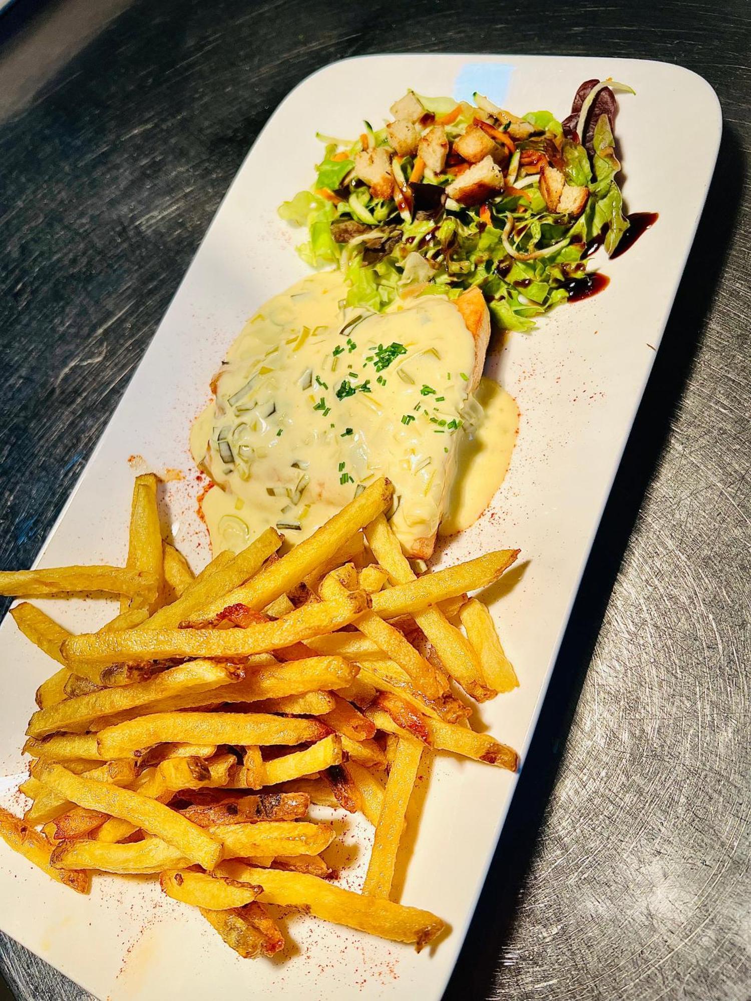 Logis Le Relais Des Remparts Hotel