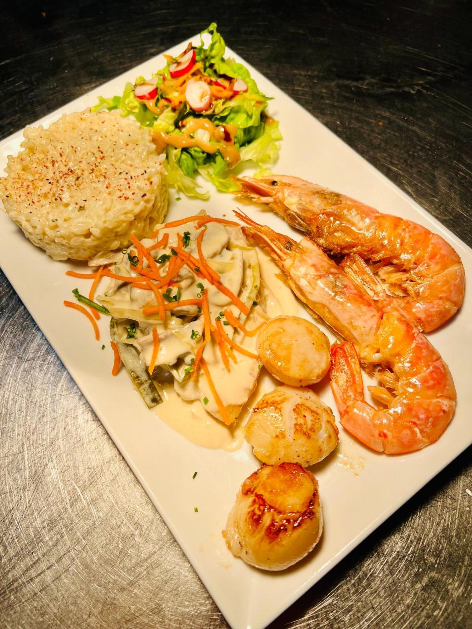 Logis Le Relais Des Remparts Hotel Allanche