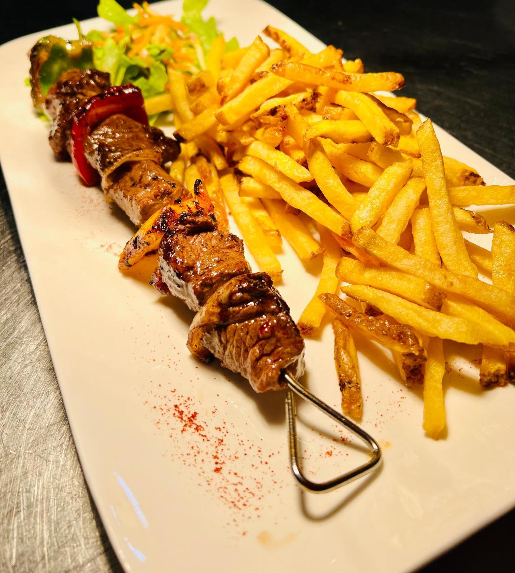 Logis Le Relais Des Remparts Hotel Allanche