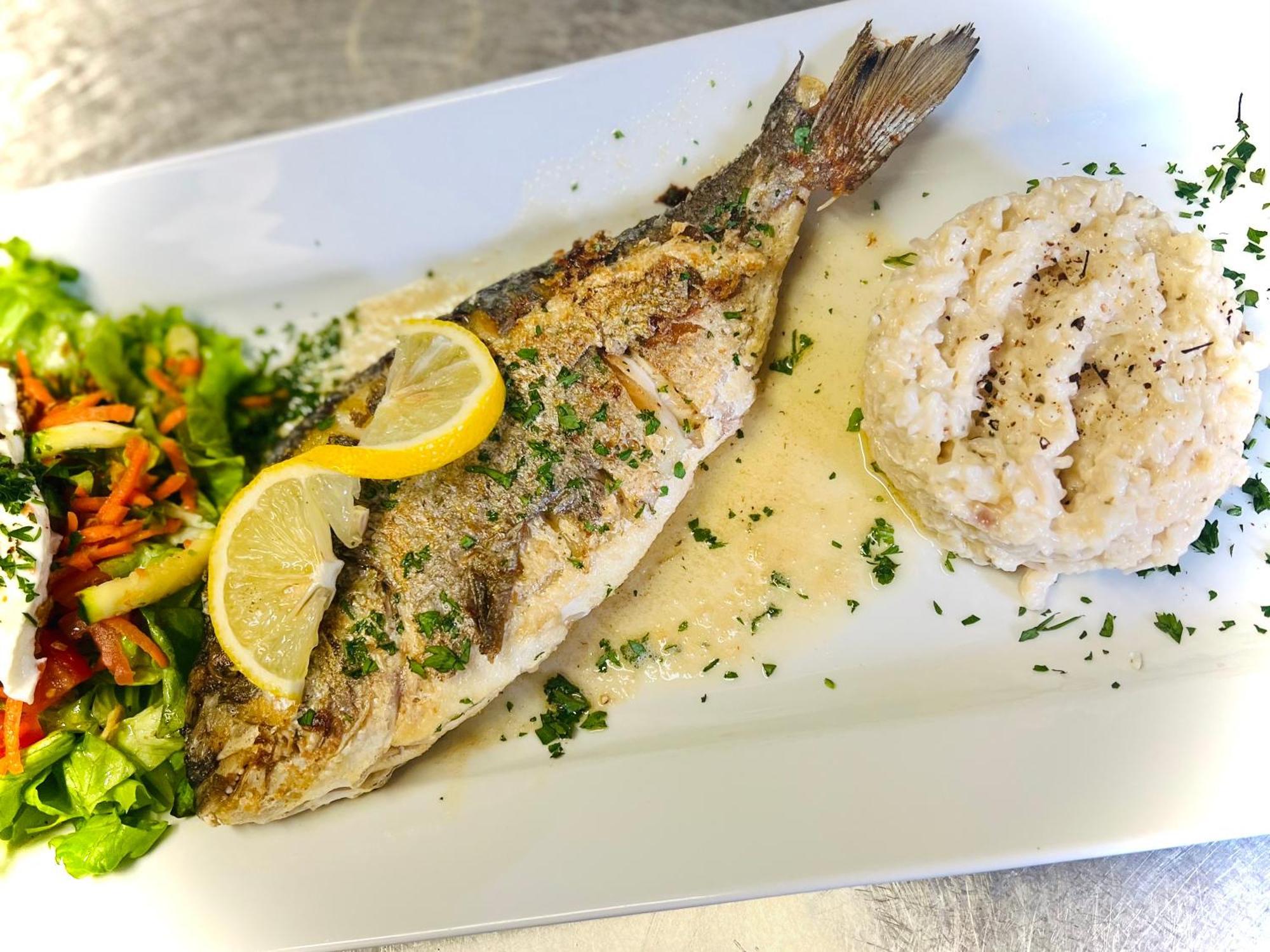 Logis Le Relais Des Remparts Allanche